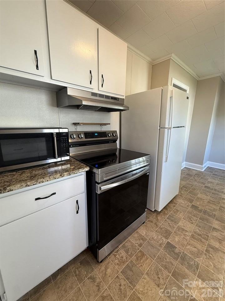 509 Rhyne St - Photo 3 of 8