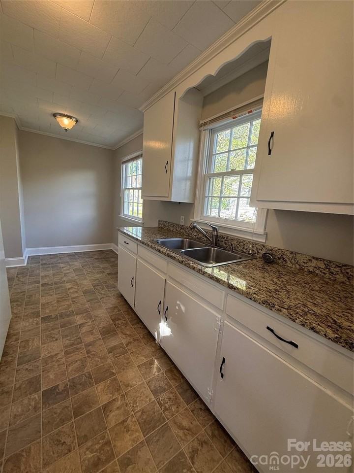 509 Rhyne St - Photo 5 of 8