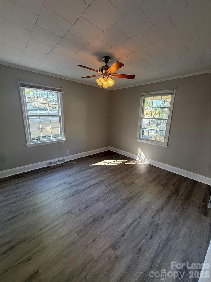 509 Rhyne St - Photo 6 of 8