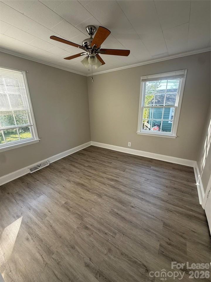 509 Rhyne St - Photo 7 of 8