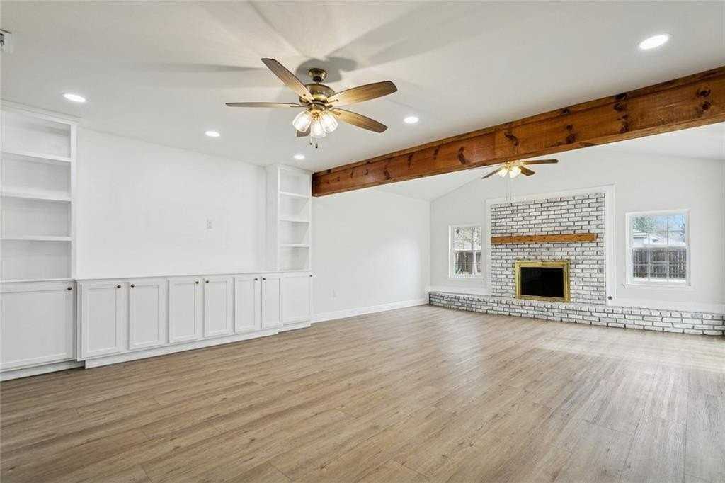 110 N Dabney Dr - Photo 5 of 27