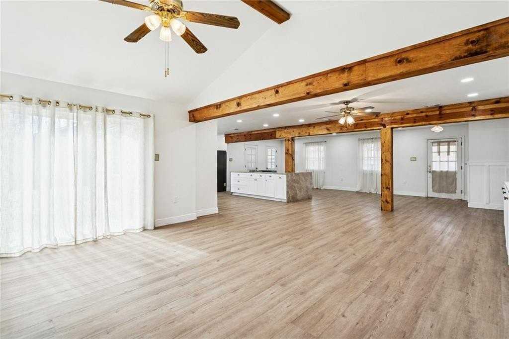 110 N Dabney Dr - Photo 6 of 27