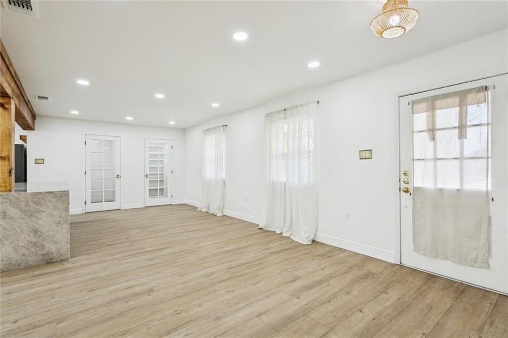 110 N Dabney Dr - Photo 7 of 27