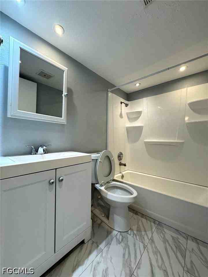 3817 Del Prado Blvd S - Photo 6 of 10