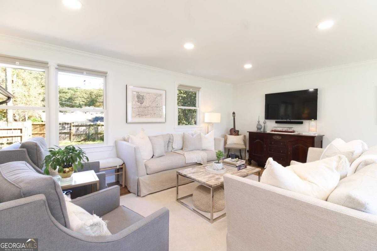 1092 W Lake Dr - Photo 5 of 24