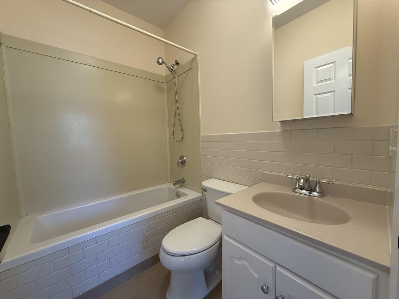 214 Hamilton Ave #2 - Photo 5 of 10