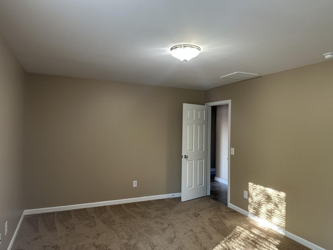 3933 Pine Ridge Way - Photo 7 of 12