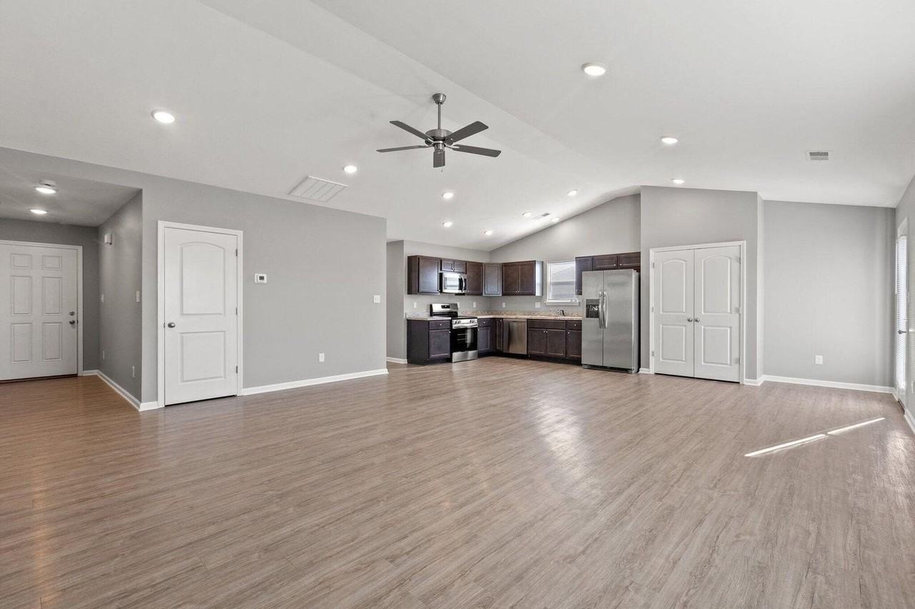 6084 Arbor Woods Way - Photo 6 of 22