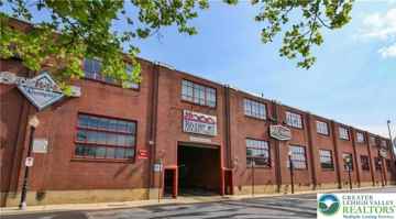 featured image of 11 W 2nd St Unit 352