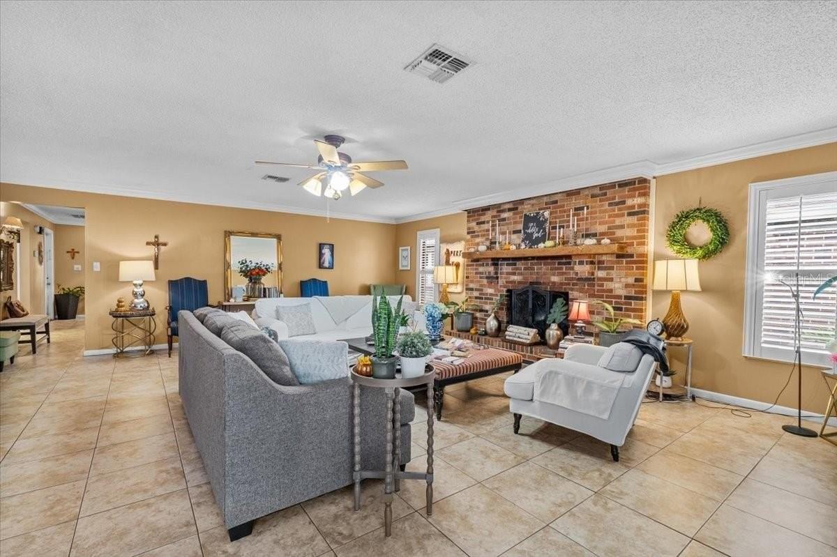 570 Villa Vista Blvd - Photo 6 of 36