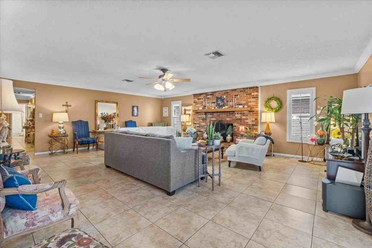 570 Villa Vista Blvd - Photo 7 of 36