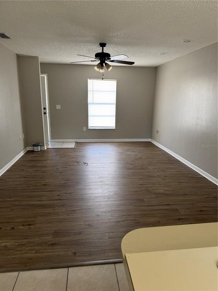 912 Shirley Ann Trl - Photo 4 of 13