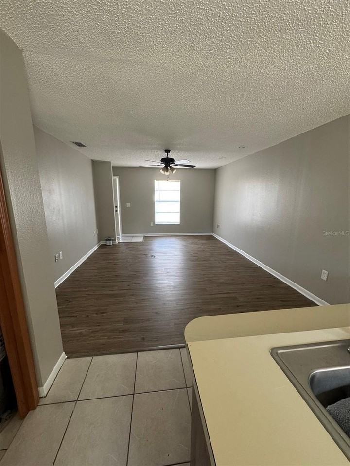 912 Shirley Ann Trl - Photo 5 of 13