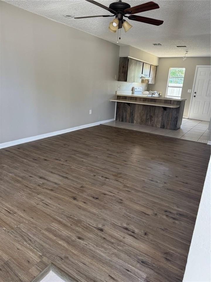 912 Shirley Ann Trl - Photo 6 of 13