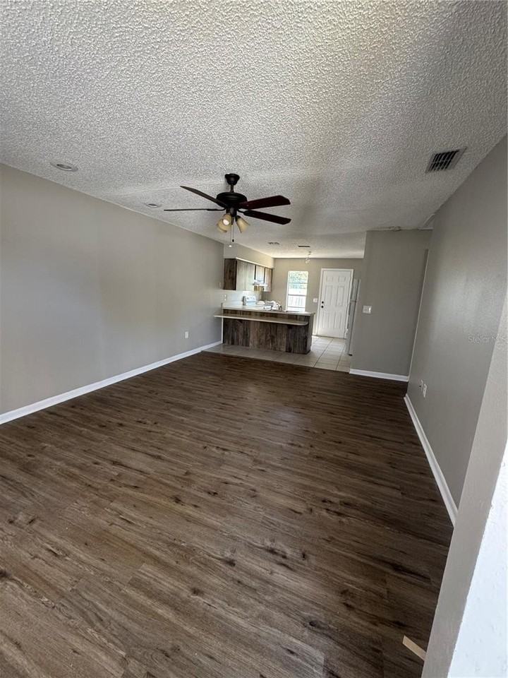 912 Shirley Ann Trl - Photo 7 of 13