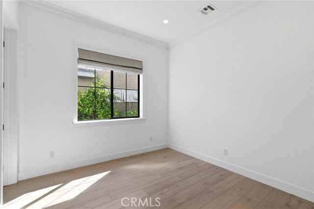 1405 Oak Ave - Photo 4 of 6