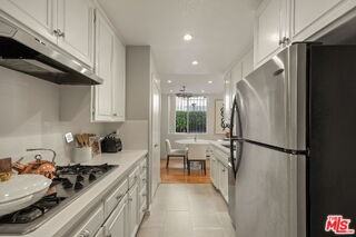 1338 Harvard St #A - Photo 4 of 8