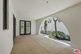 13079 Bluff Creek Dr - Photo 2 of 8