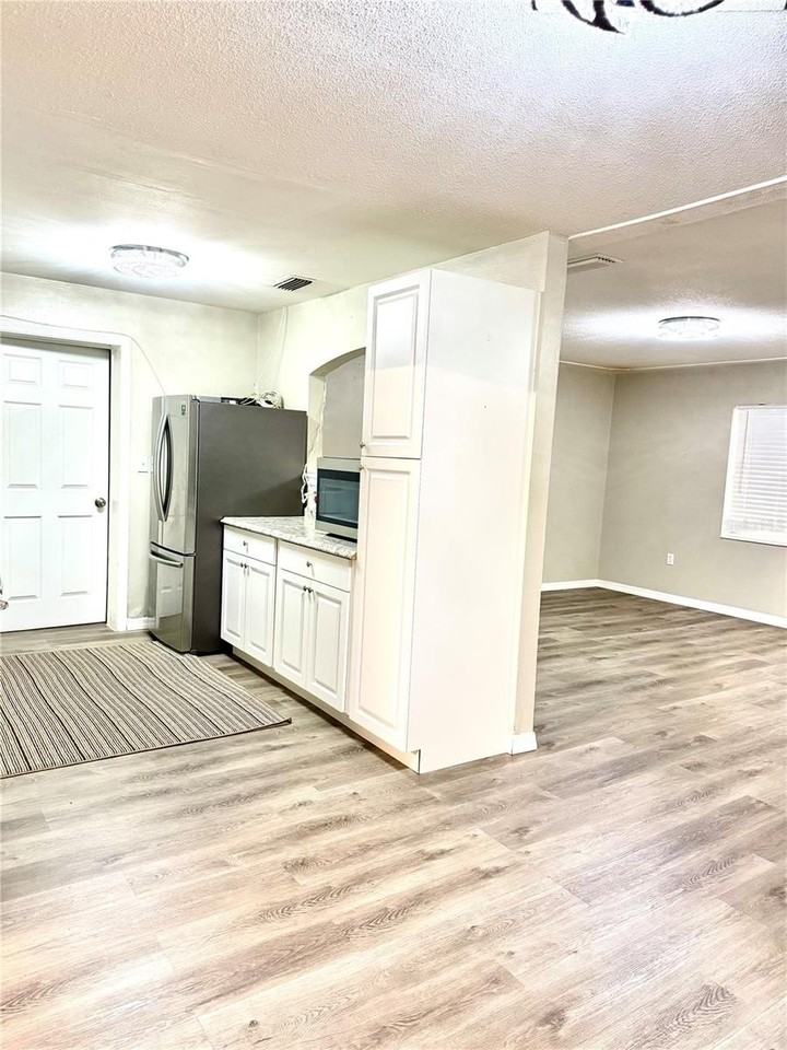 2474 Dianne Dr - Photo 7 of 28