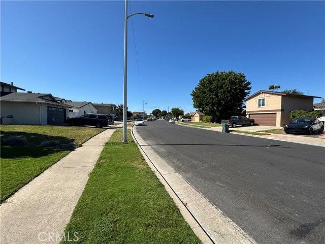 16763 Daisy Ave - Photo 2 of 8