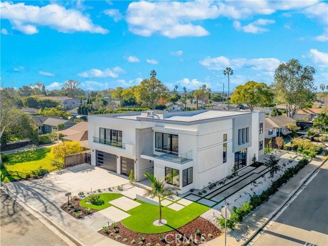 853 Oak St - Photo 2 of 8