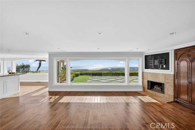 49 Cambria Dr - Photo 2 of 8