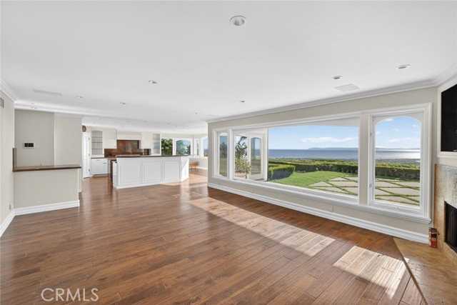 49 Cambria Dr - Photo 3 of 8