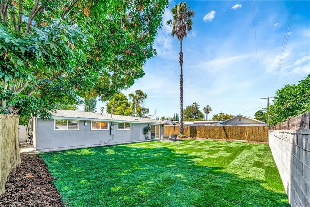 20641 Archwood St - Photo 4 of 8