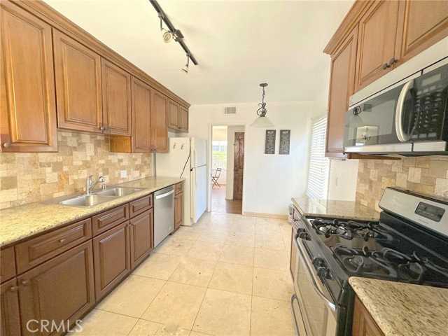 14722 Addison St - Photo 2 of 8