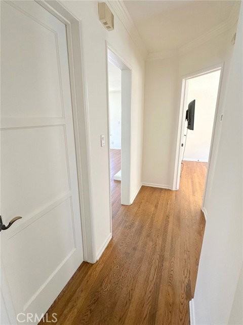 14722 Addison St - Photo 6 of 8