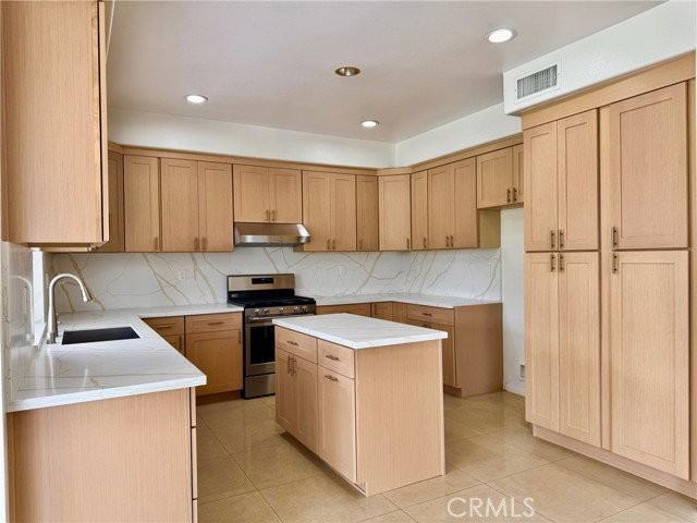 8411 Sparton Ave - Photo 3 of 8