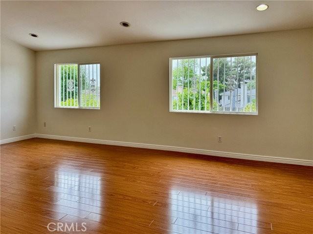 8411 Sparton Ave - Photo 4 of 8