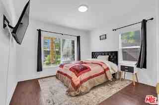 1906 Veteran Ave - Photo 6 of 8