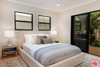 1039 Havenhurst Dr - Photo 6 of 8