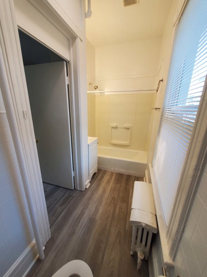 1462 Summer St #1 - Photo 5 of 6