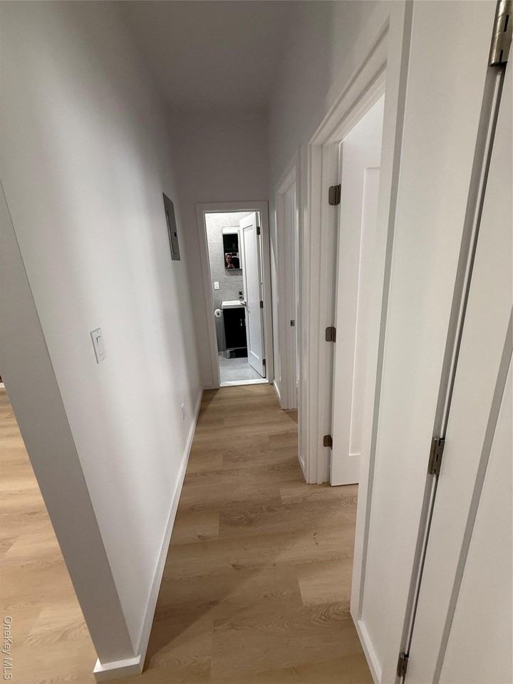 7445 62nd St - Photo 3 of 5