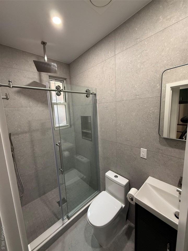 7445 62nd St - Photo 5 of 5