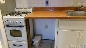 9322 243rd St Unit 1 - Photo 3 of 8