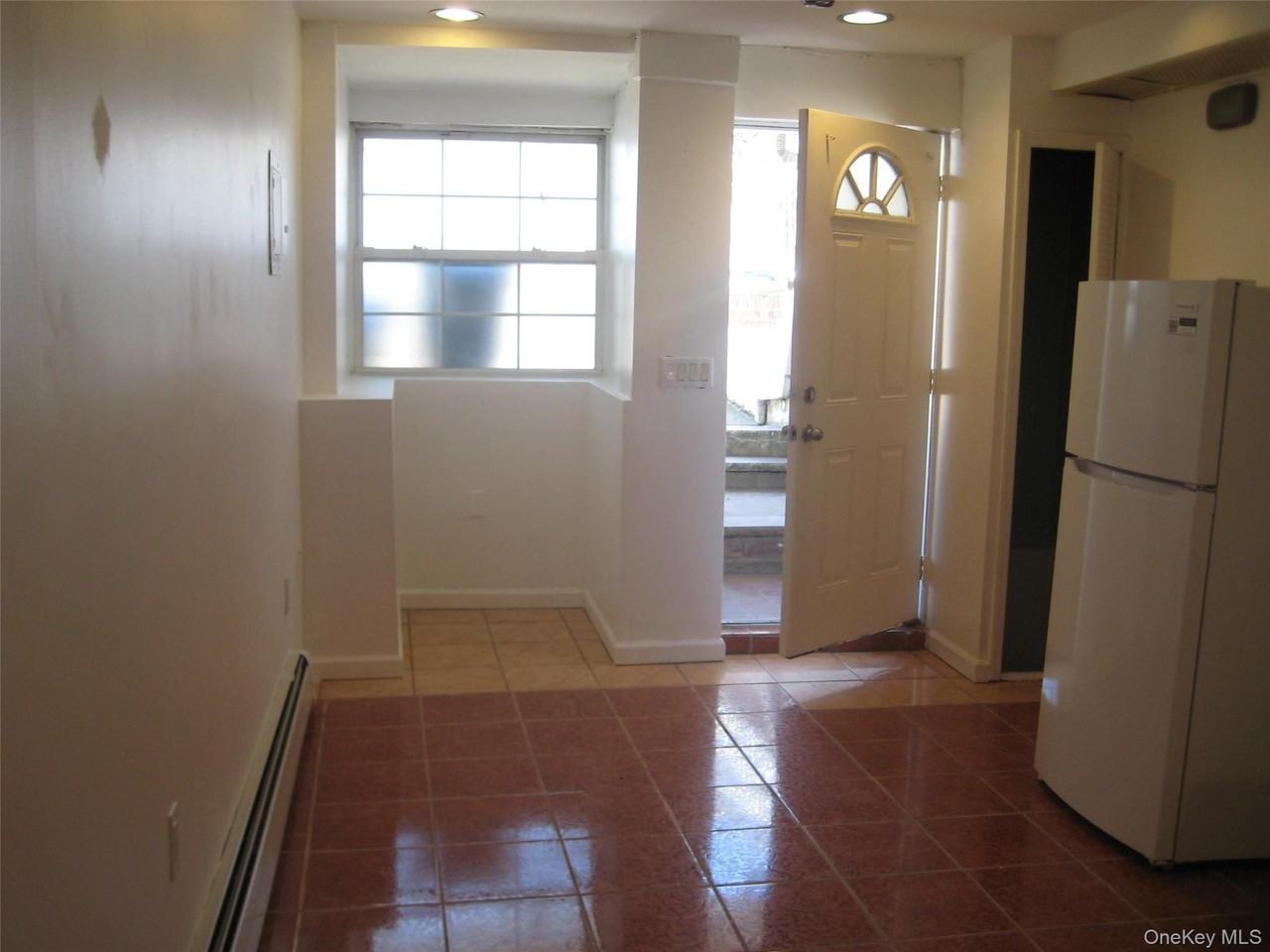 4630 Bell Blvd - Photo 2 of 9