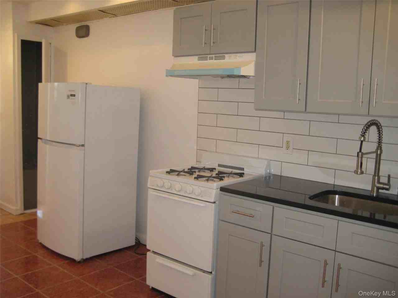 4630 Bell Blvd - Photo 3 of 9