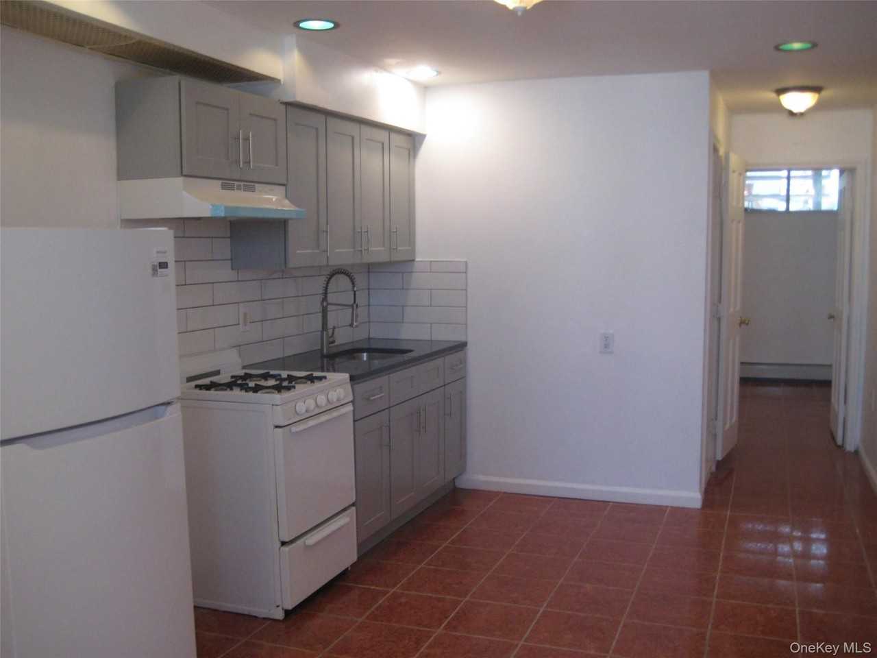 4630 Bell Blvd - Photo 4 of 9