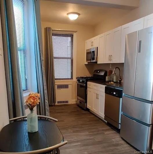 15501 90th Ave Apt 3r - Photo 3 of 5