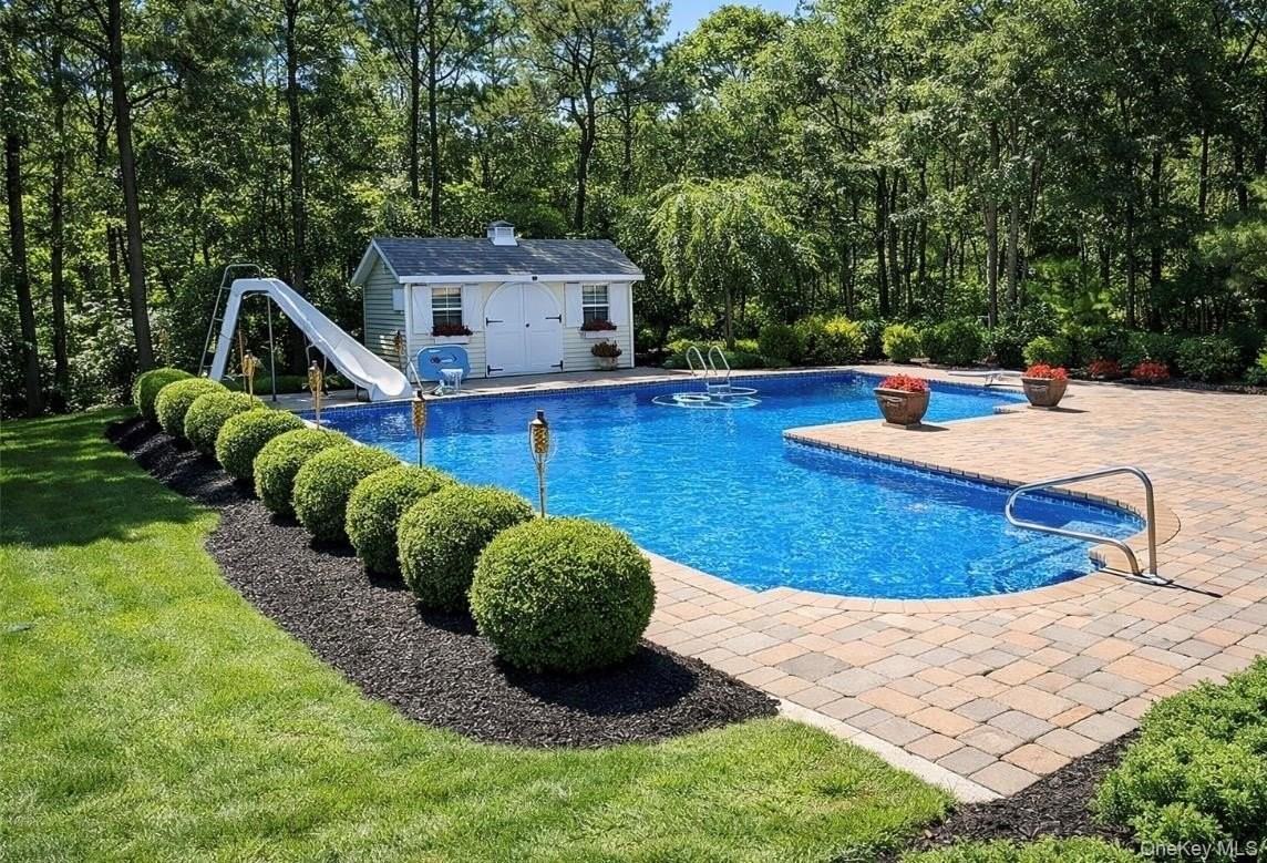 10 Messina Ave - Photo 2 of 36