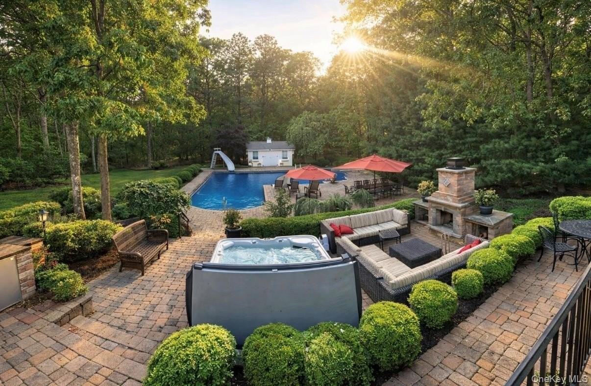 10 Messina Ave - Photo 3 of 36