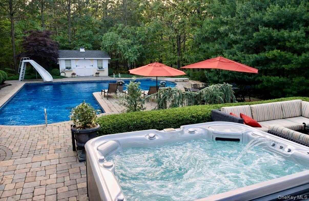 10 Messina Ave - Photo 4 of 36