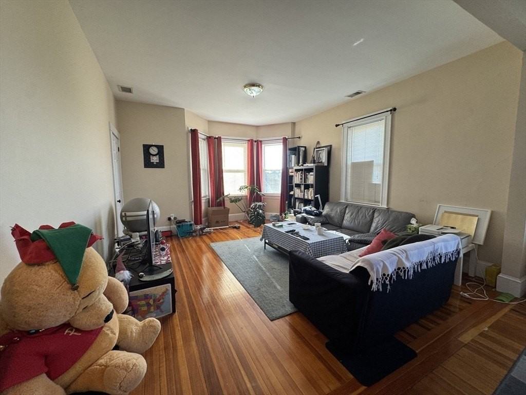 28 Quirk St #28 - Photo 3 of 23