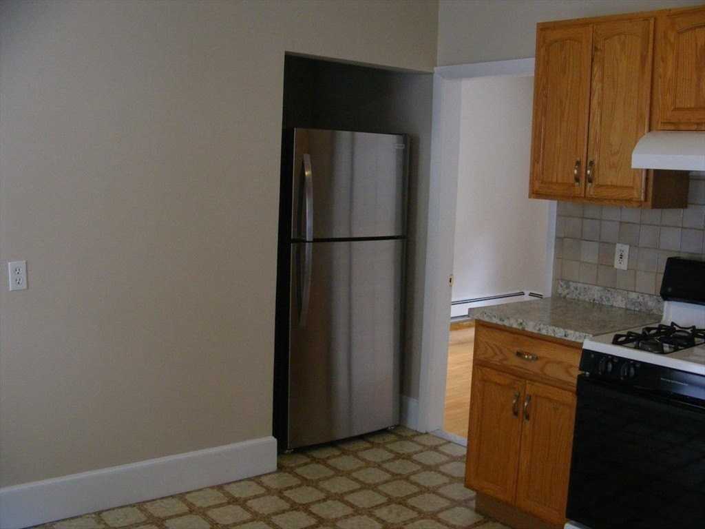 53 Marshall St Unit 2 - Photo 5 of 16