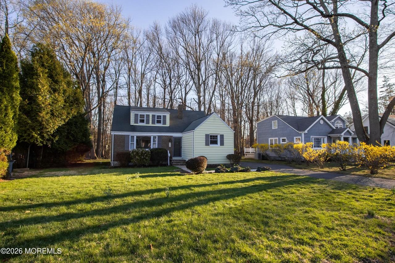 53 Little Silver Pkwy - Photo 3 of 33