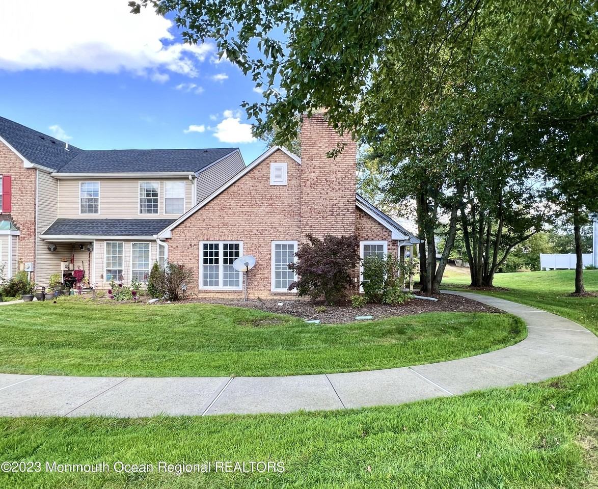 159 Tanglewood Pl - Photo 2 of 29