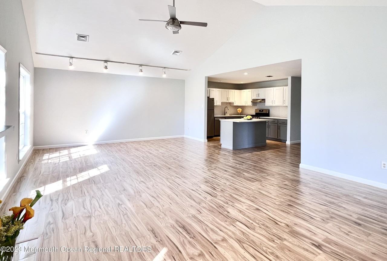 159 Tanglewood Pl - Photo 3 of 29